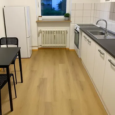 Monteur- Und * Viernheim